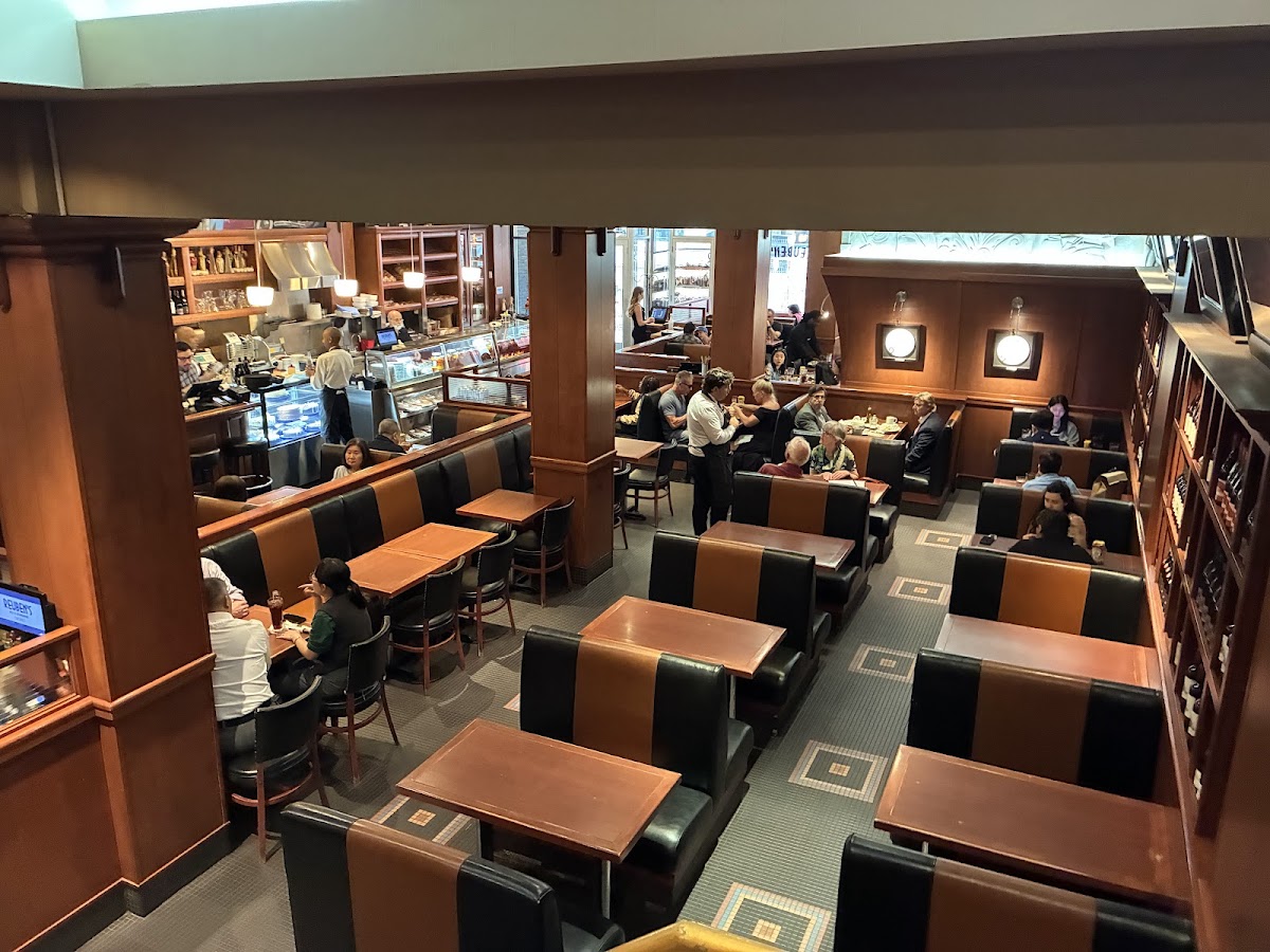 Reuben's Deli and Steakhouse — Restaurant